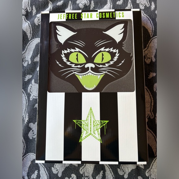 πββ¬βοΈπββ¬ JEFFREE STAR NINE LIVES GLOW HAND MIRROR πββ¬βοΈπββ¬ NWT πββ¬βοΈπββ¬ - Picture 12 of 16